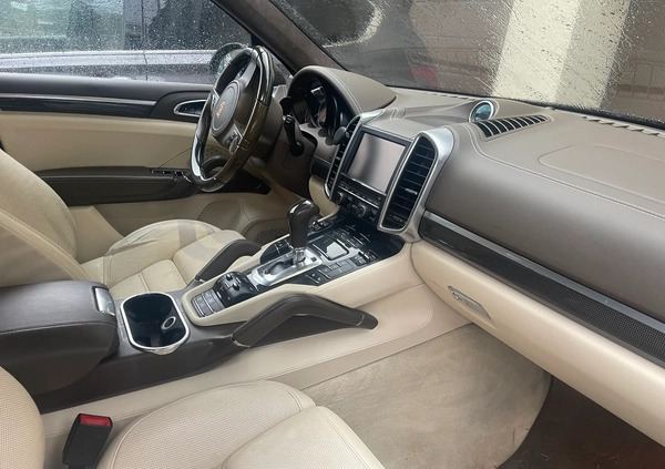 Porsche Cayenne cena 148000 przebieg: 196000, rok produkcji 2013 z Żory małe 301